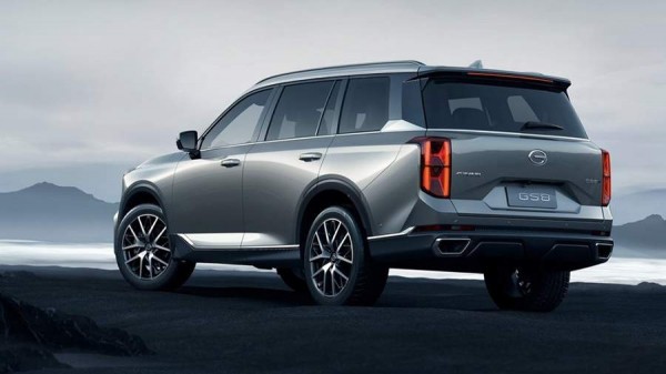 Названы сроки начала продаж нового кроссовера GAC GS8 в России
