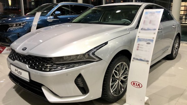 В РФ выросли цены на автомобили KIA в марте 2022 года