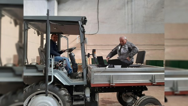 В России разработан электрический трактор