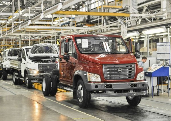 Без &laquo;автомата&raquo; и с карбюратором: какими станут автомобили LADA, ГАЗ, УАЗ и КамАЗ