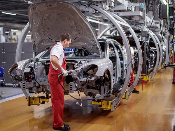 Без проводов: почему из-за спецоперации на Украине вдруг остановились немецкие автозаводы Без проводов: почему из-за спецоперации на Украине вдруг остановились немецкие автозаводы