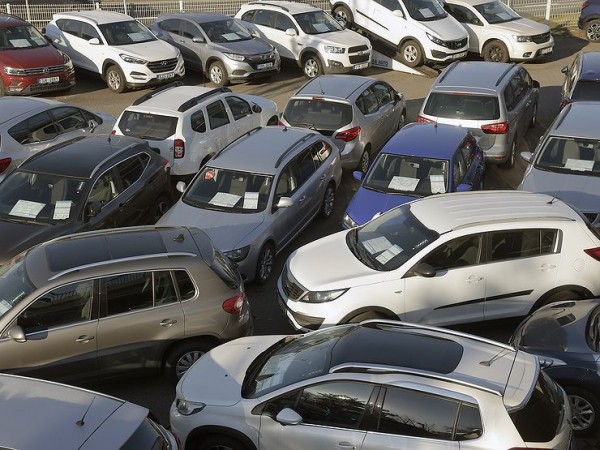 Доверяй, но проверяй: как при покупке авто с пробегом не нарваться на недобросовестного продавца