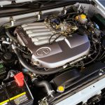 Двигатель автомобиля громко или шумно работает: что делать водителю