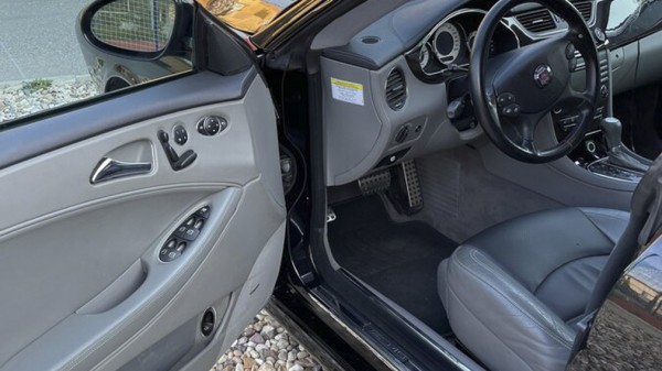 В РФ продаётся гибрид &laquo;Волги&raquo; и Mercedes-Benz за 6,9 млн рублей