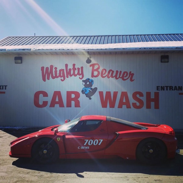 Итальянский суперкар Ferrari Enzo смог проехать без поломок 144 848 км