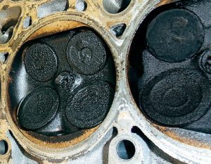 Масло в цилиндре двигателя: причины неисправности