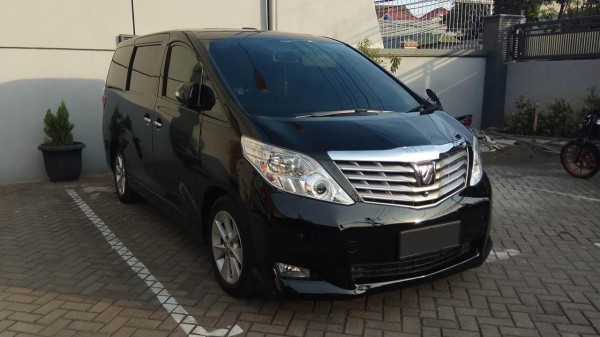 Toyota Alphard возглавил ТОП микроавтобусов, которые хорошо покупают даже с большим пробегом