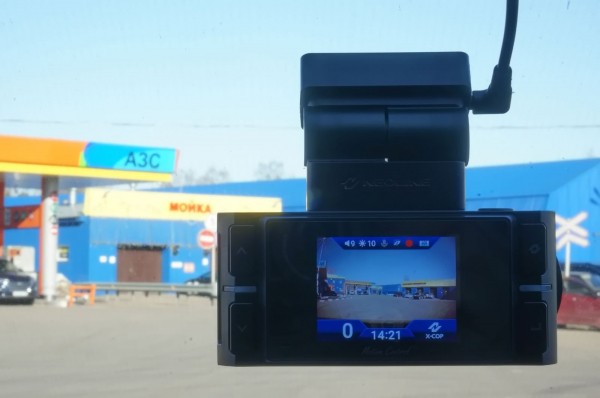 &laquo;Ты что тут, самый умный?!&raquo;: обзор сигнатурного комбо-устройства Neoline X-COP 9200c