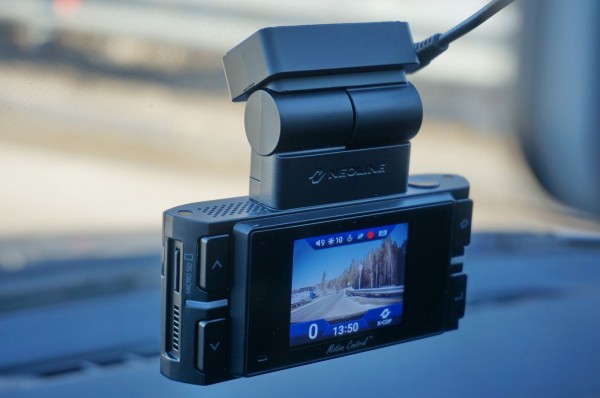 &laquo;Ты что тут, самый умный?!&raquo;: обзор сигнатурного комбо-устройства Neoline X-COP 9200c