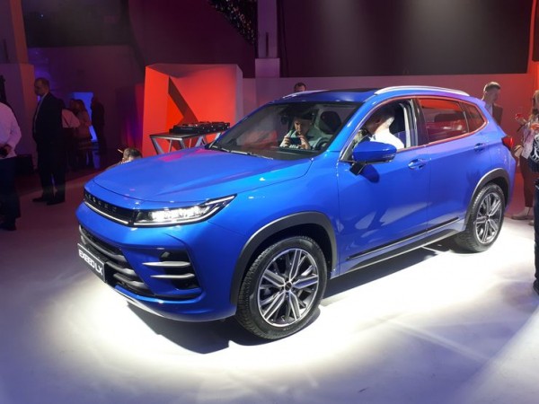 Урок китайского: первый обзор нового кроссовера Exeed LX для России