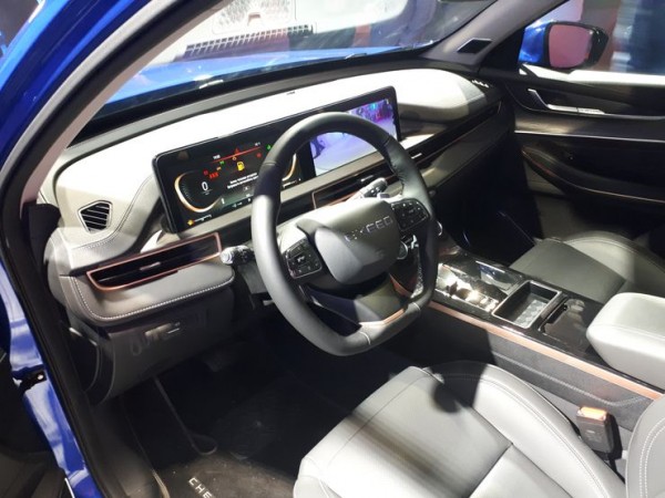 Урок китайского: первый обзор нового кроссовера Exeed LX для России