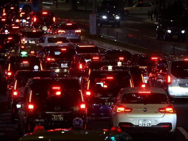 В России могут начать выпуск машин с правым рулем