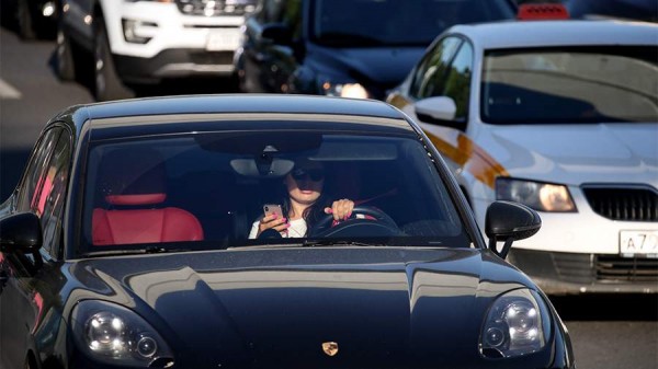 В ГИБДД рассказали об отвлекающих водителей факторах
