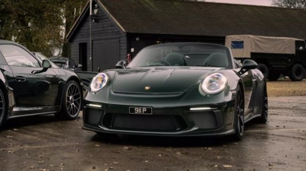 Porsche показала унікальний зелений 911 Speedster
