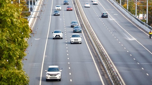 Чем опасна езда на низких оборотах двигателя