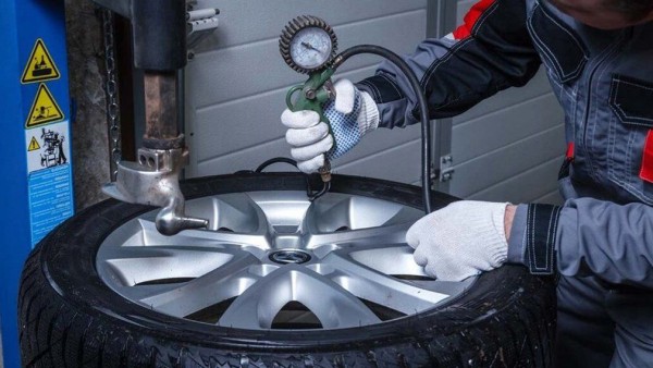 Автоэксперт Ревин перечислил водителям из РФ 8 ошибок при смене зимней резины на летнюю