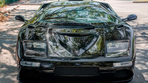 На продажу выставили реплику Lamborghini, построенную на базе культовой Honda