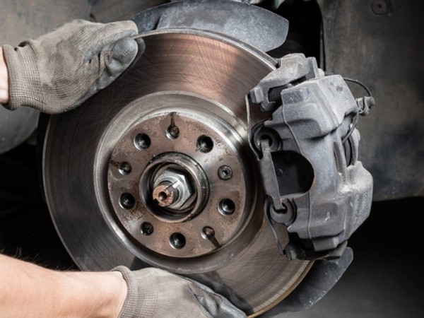 5 причин, почему весной начинают часто подклинивать тормоза