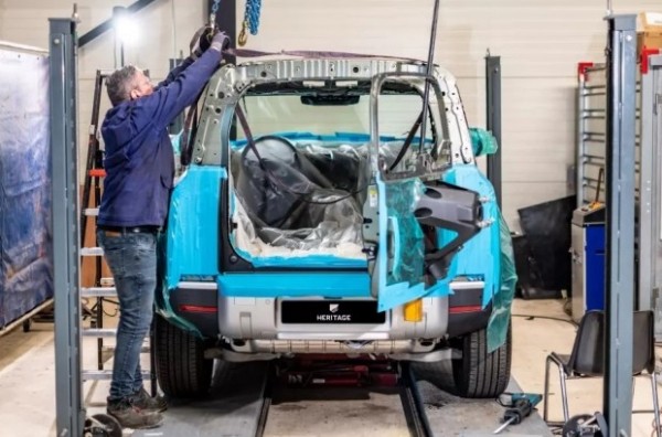 Показано кабріолет на базі нового Land Rover Defender