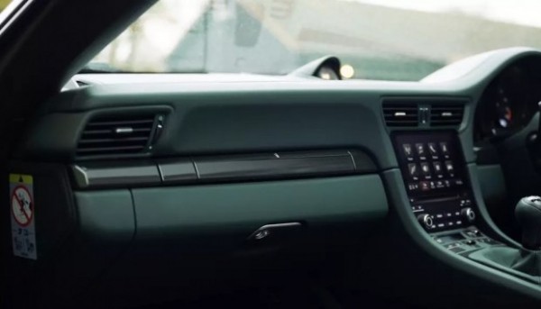 Porsche показала унікальний зелений 911 Speedster