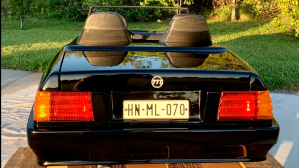 На продажу выставили Mercedes-Benz из 90-х с ДВС и коробкой передач