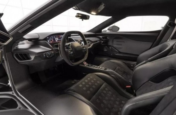 Спецверсію Ford GT присвятили знаменитій потрійній перемозі у &laquo;Ле-Мані&raquo;