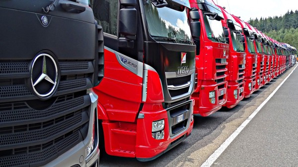 Евросоюз запретит поставки магистральных тягачей и спецтехники в РФ с 10 июля 2022 года