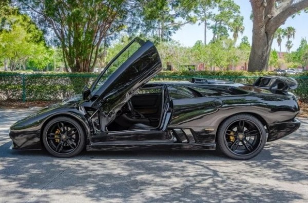Фанат Lamborghini перетворив Honda на копію Diablo GT