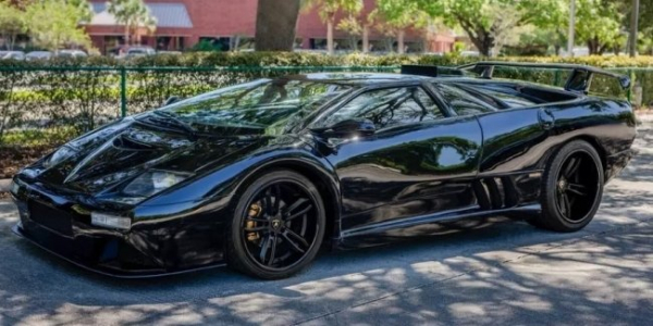 Фанат Lamborghini перетворив Honda на копію Diablo GT
