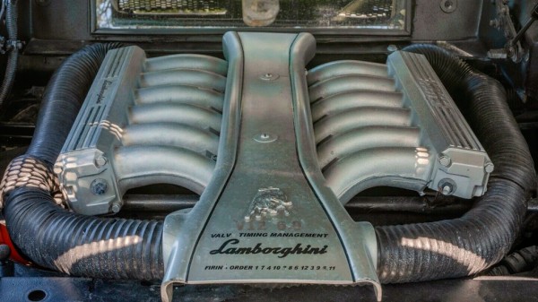 На продажу выставили реплику Lamborghini, построенную на базе культовой Honda