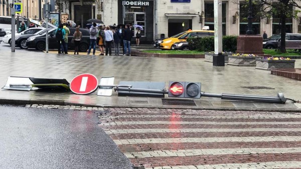 Автоэксперт рассказал об опасности ДТП с дорожными знаками
Автоэксперт рассказал об опасности ДТП с дорожными знаками