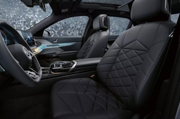 У нової BMW 7 серії з*явилася перша спецверсія