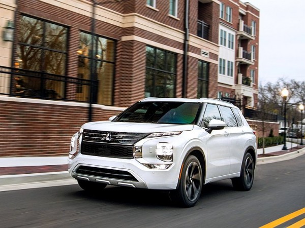 Чем россиян удивит и расстроит новейший Mitsubishi Outlander