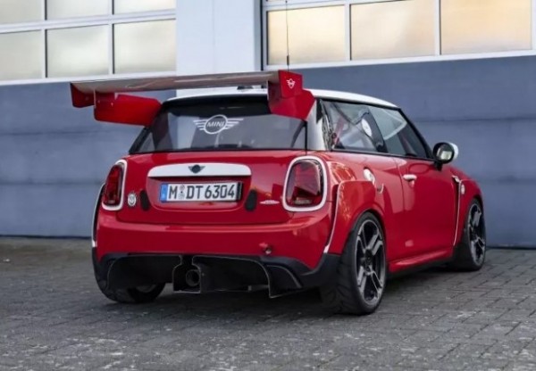 Хетчбек MINI JCW підготували до перегонів