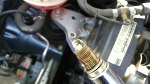 Как правильно менять свечи зажигания: на холодном или на горячем моторе