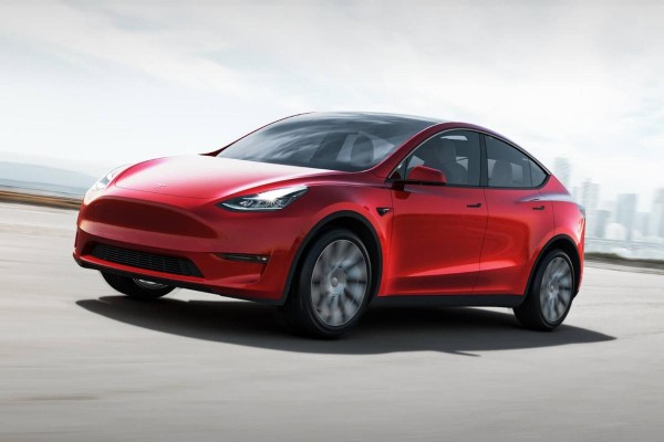 Компания Tesla будет собирать кроссоверы Model Y со старыми батареями