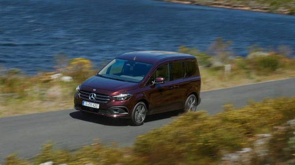 Mercedes T-Class представлен как более дорогой конкурент Renault Kangoo