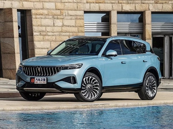 Под новой российской маркой наладят выпуск сверхсовременного 700-сильного кроссовера