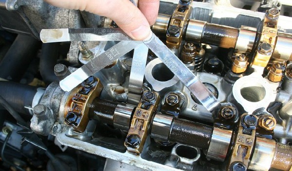 Регулировка зазоров клапанов в двигателе автомобиля: зачем и как сделать? Регулировка зазоров клапанов в двигателе автомобиля: зачем и как сделать?