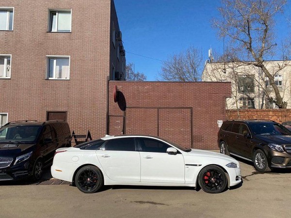 В России набирает популярность тонировка, которую не замечает ГИБДД