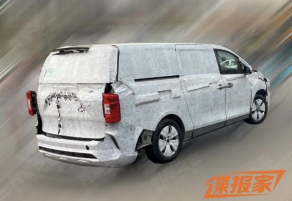 В Сеть попали первые шпионские фото загадочного китайского минивэна WEY MPV