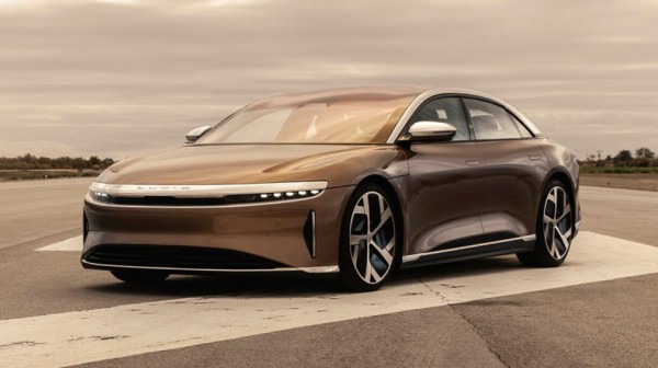 Назван ТОП-10 электрических авто с самым большим запасом хода