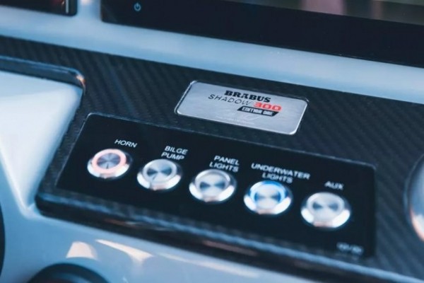 Нова модель від Brabus з двома моторами та ліжком