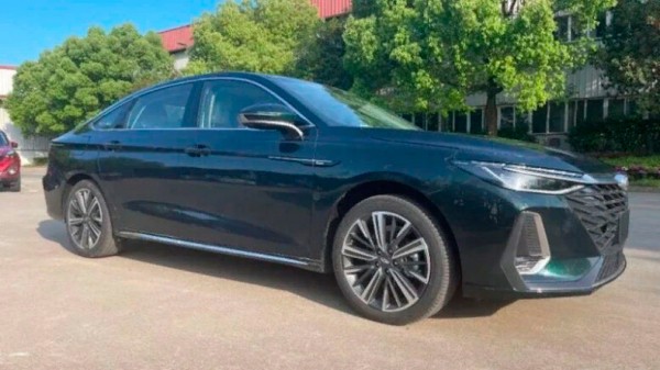 Фотошпионы заметили Chery Arrizo 8 без камуфляжа