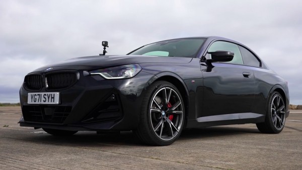 Два купе BMW 2 Series сразились в заезде на четверть мили