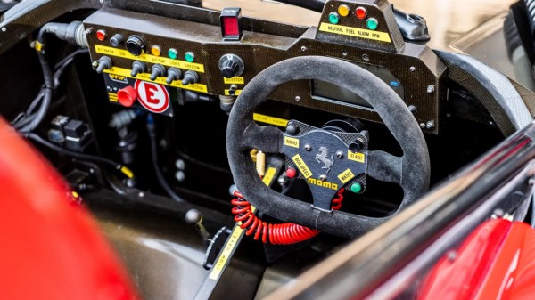 С молотка уйдёт очень редкий гоночный болид Ferrari 333 SP