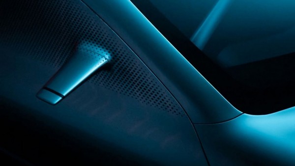 Компания Mercedes-Benz опубликовала новый тизер электрического Vision AMG