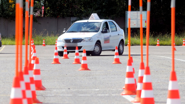 Аналитики заявили, что россияне стали вдвое реже сдавать на права с первого раза