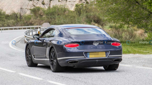 Компания Bentley тестирует плагин-гибридную версию купе Continental GT