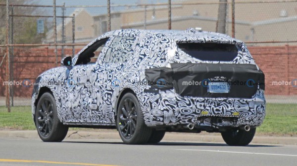 Компания Ford тестирует новый кроссовер Fusion Active